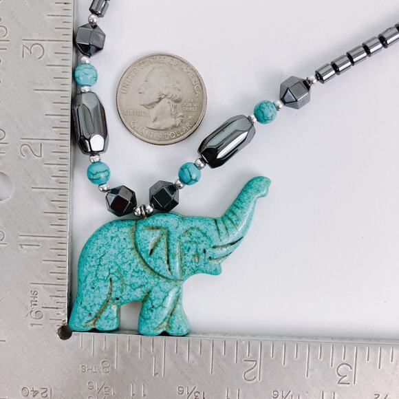 Vintage Howlite Gemstone Elephant Pendant Necklace Boho Hematite Jewelry Figural - Picture 10 of 10